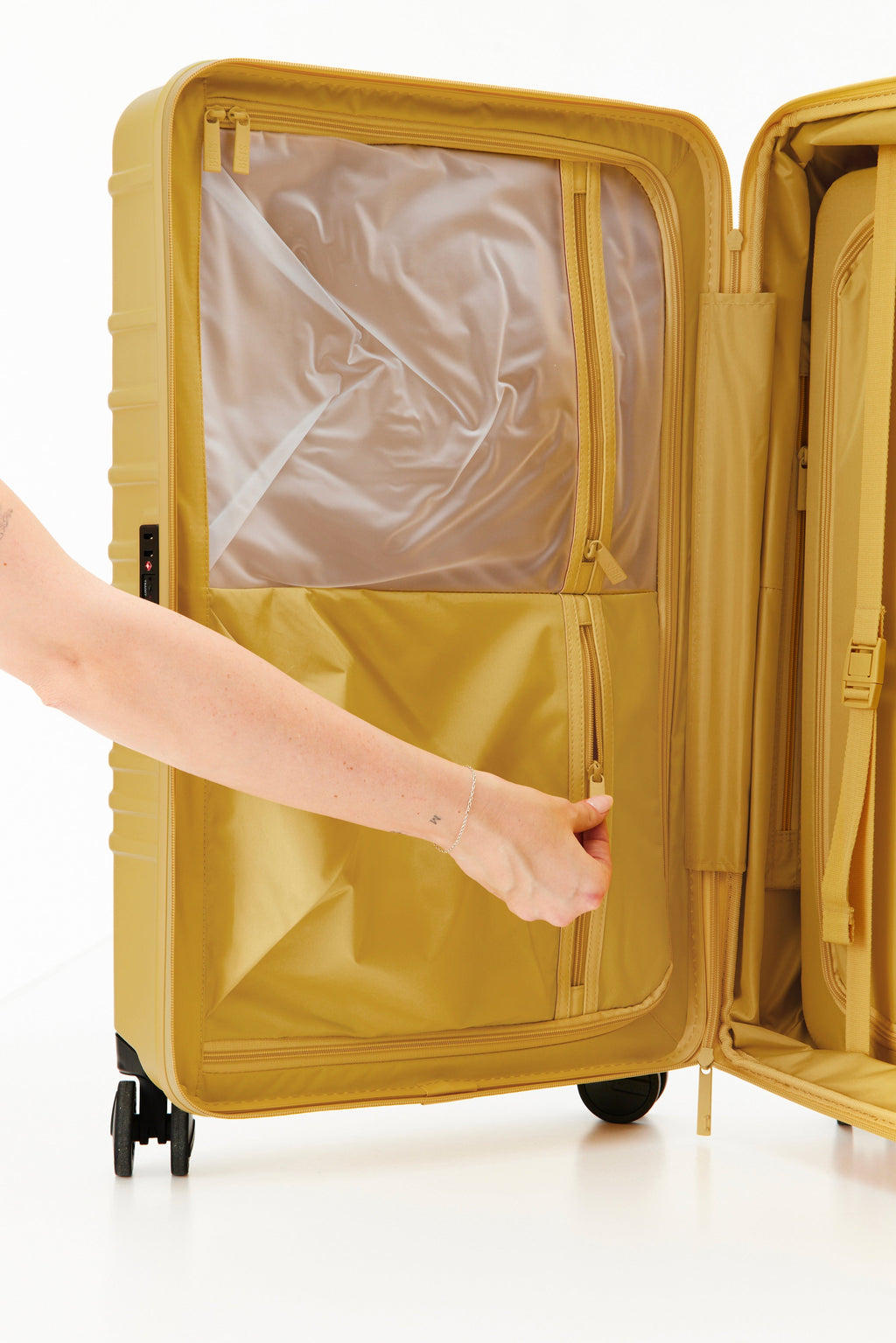 Resale The Medium Check-In Roller in Honey