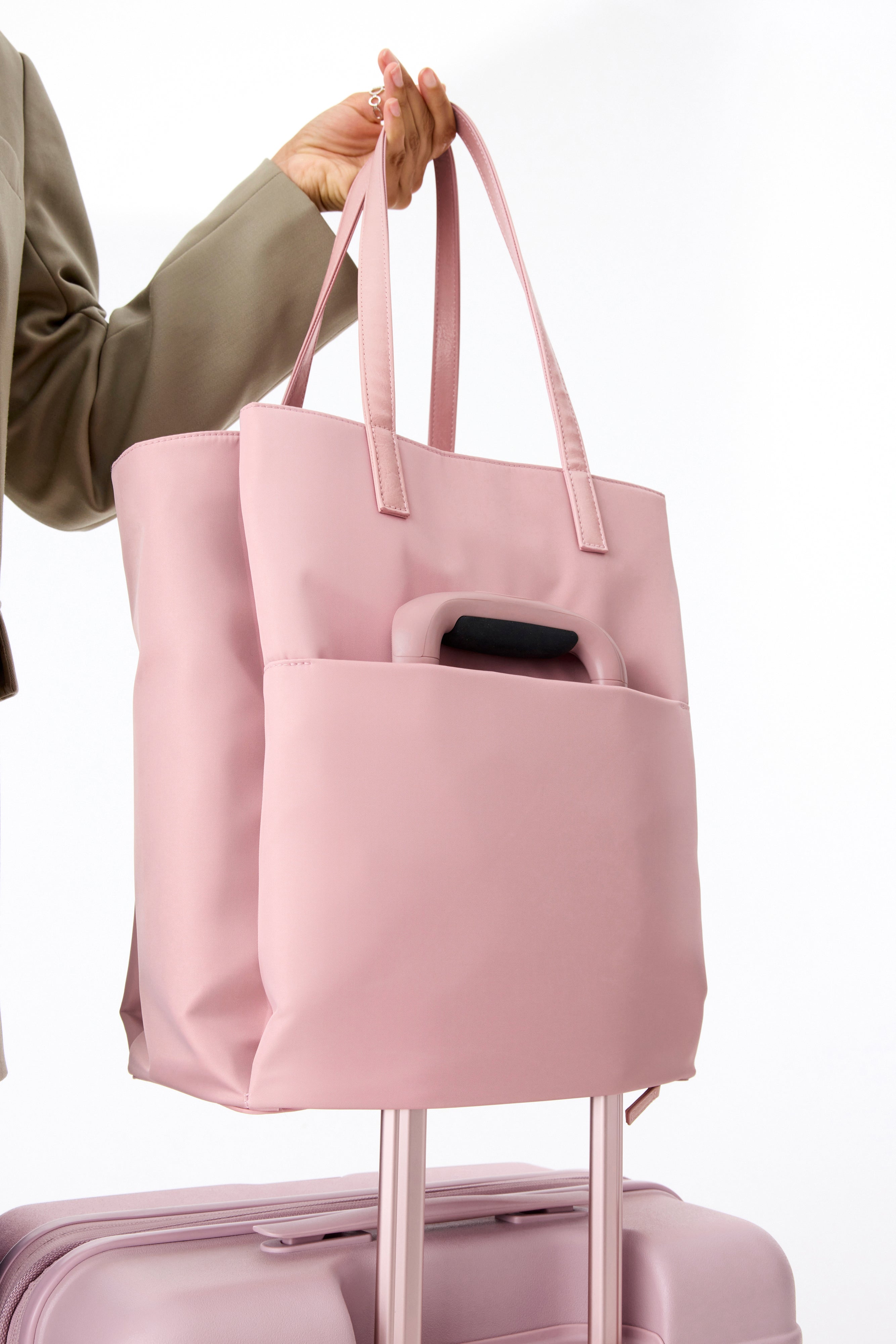 Resale The Commuter Tote in Atlas Pink